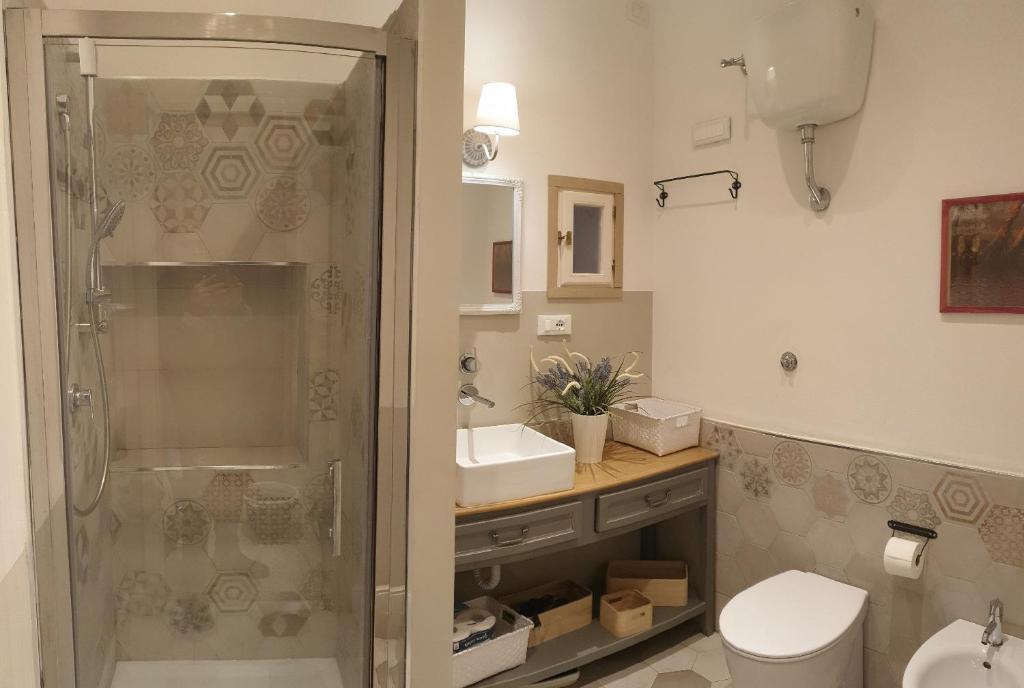 A bathroom at Casa Tua a Santa Maria Maggiore