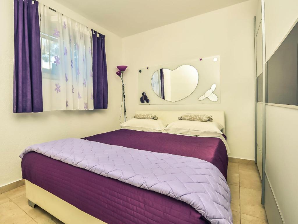 Postel nebo postele na pokoji v ubytování Holiday Home Franka by Interhome