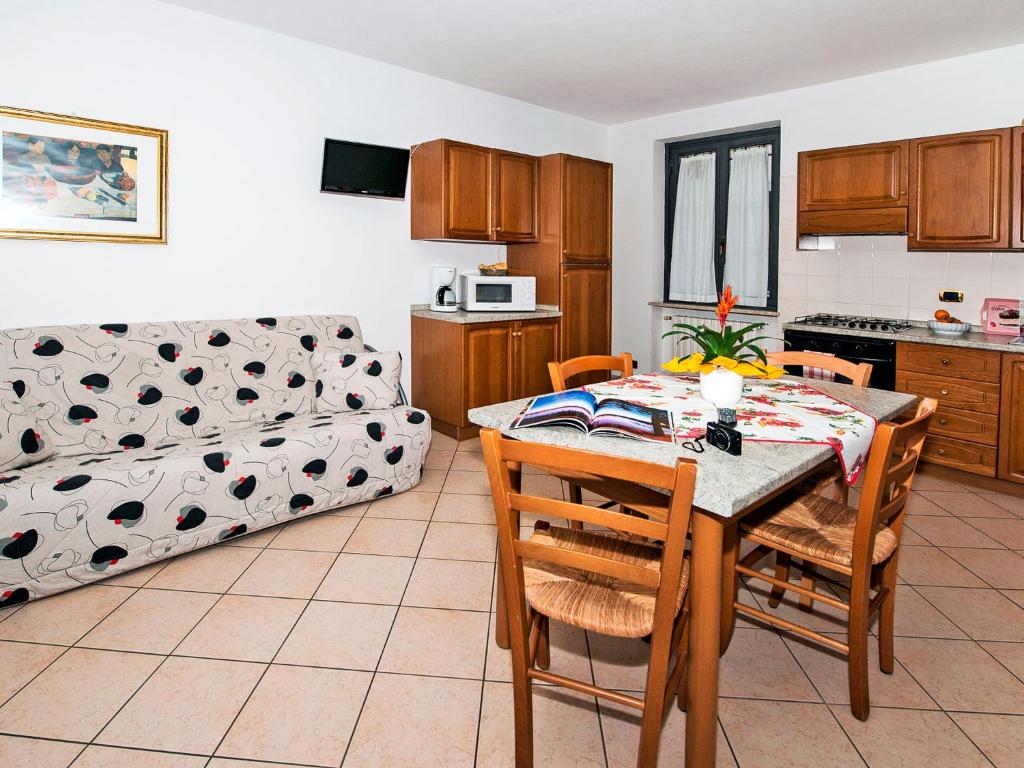 Kuchyňa alebo kuchynka v ubytovaní Apartment Ca' Bottrigo-4 by Interhome
