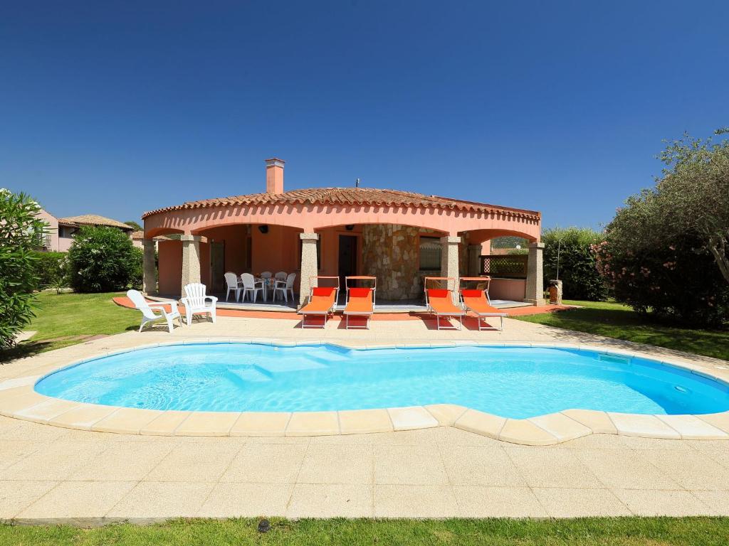 Zdjęcie z galerii obiektu Holiday Home Rei Sole - REI318 by Interhome w mieście Costa Rei
