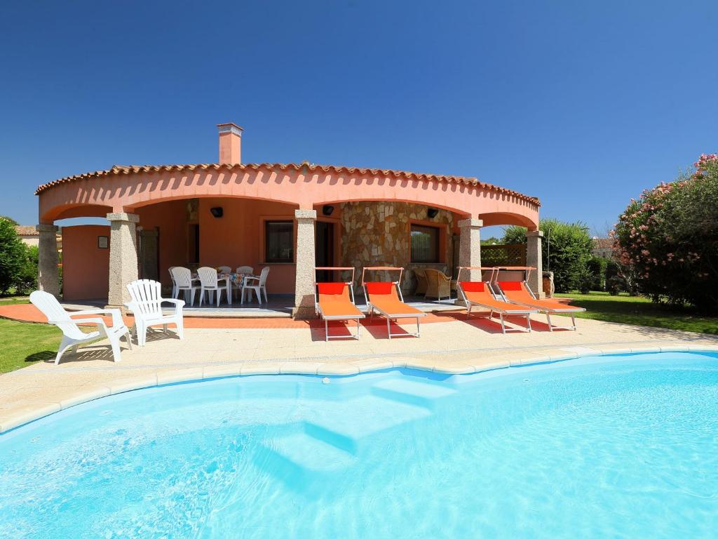 Zdjęcie z galerii obiektu Holiday Home Rei Sole - REI318 by Interhome w mieście Costa Rei