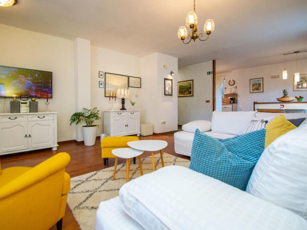 Posezení v ubytování Holiday Home Anka by Interhome