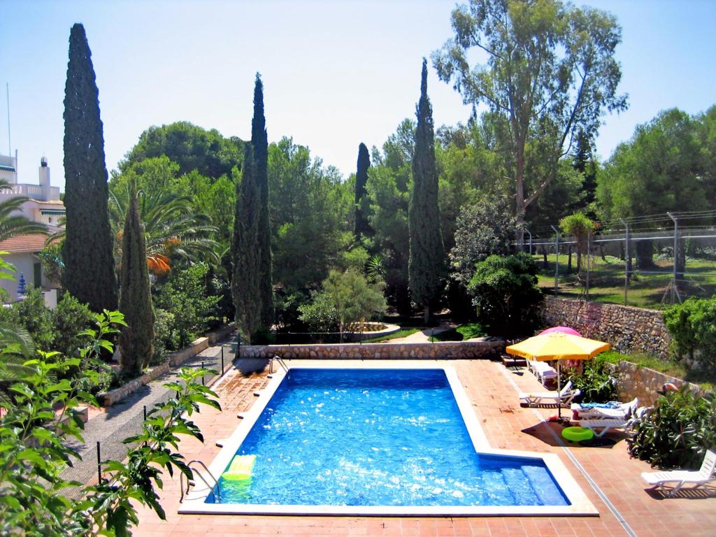 Vista de la piscina de Apartment Masia Torrents 5 by Interhome o alrededores
