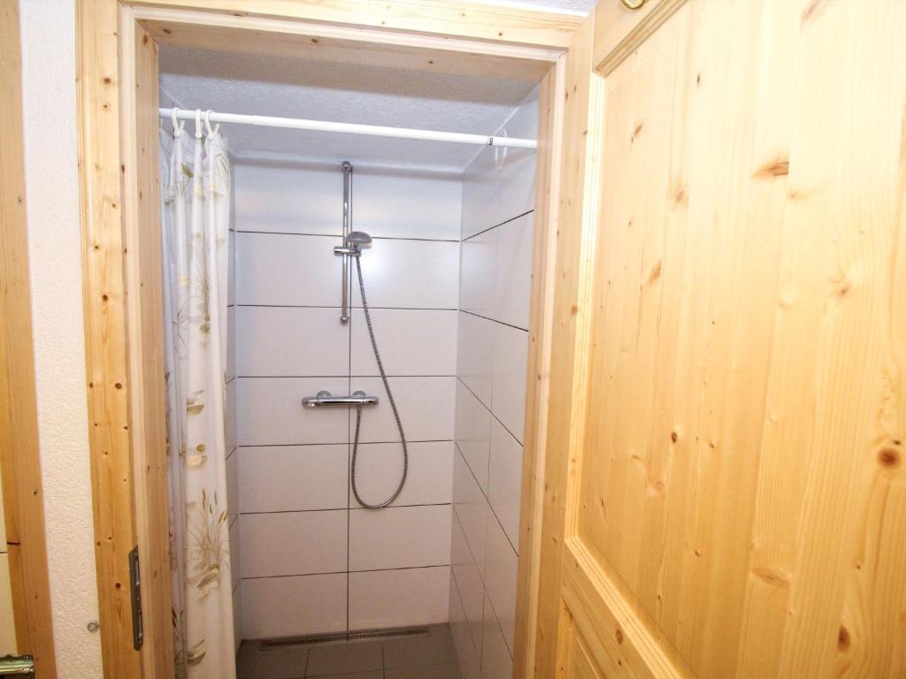 Łazienka w obiekcie Apartment Fuchsbau-Top 2 by Interhome