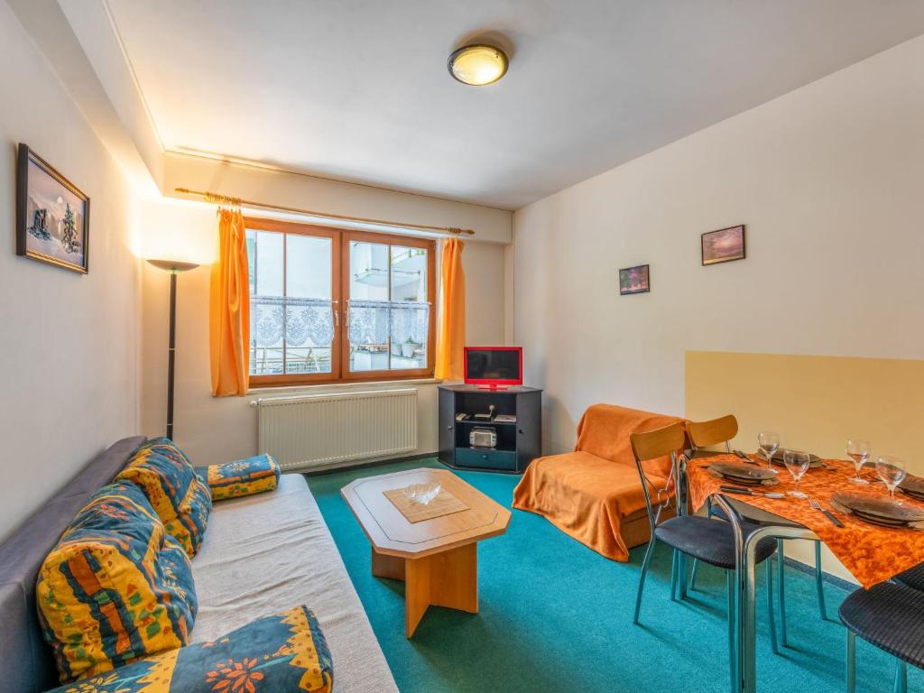 Posezení v ubytování Apartment Lanovka-7 by Interhome