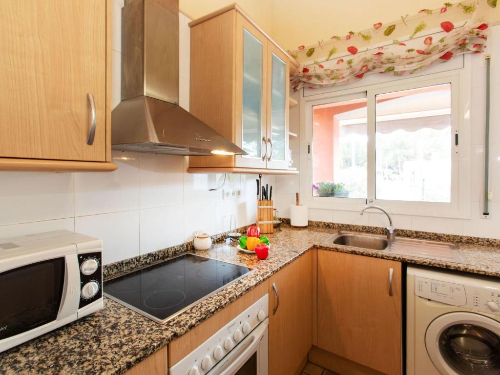 Kuchyňa alebo kuchynka v ubytovaní Villa Villa Rus by Interhome