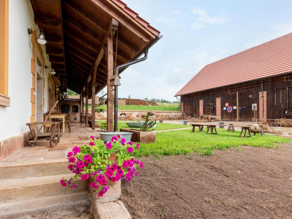 Zahrada ubytování Holiday Home Dolní Olešnice by Interhome