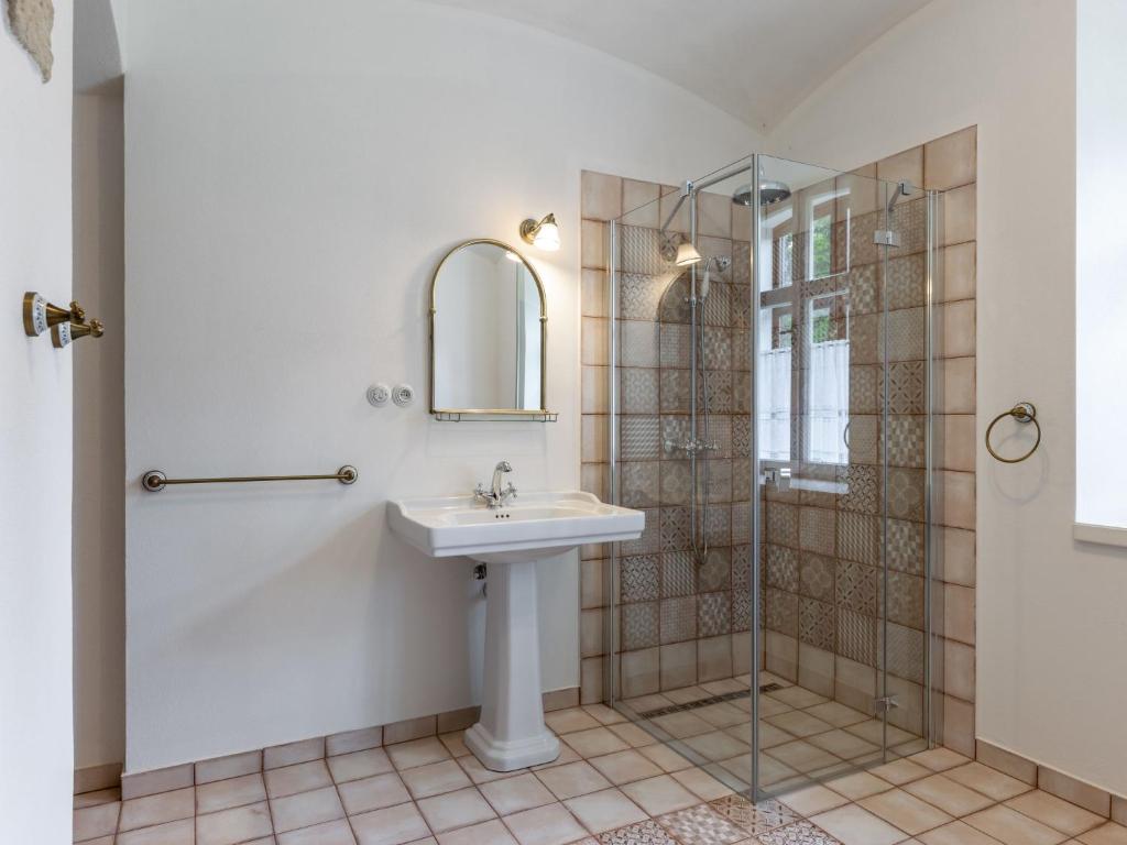 Koupelna v ubytování Holiday Home Dolní Olešnice by Interhome