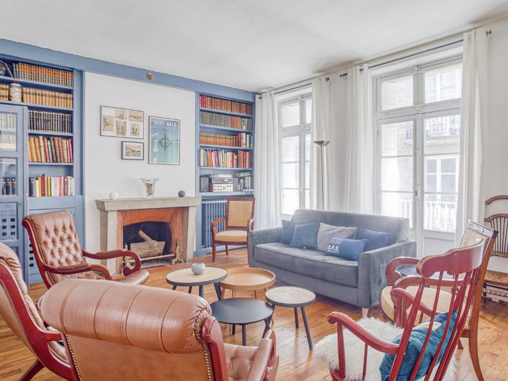 Et opholdsområde på Apartment Saint Vincent by Interhome