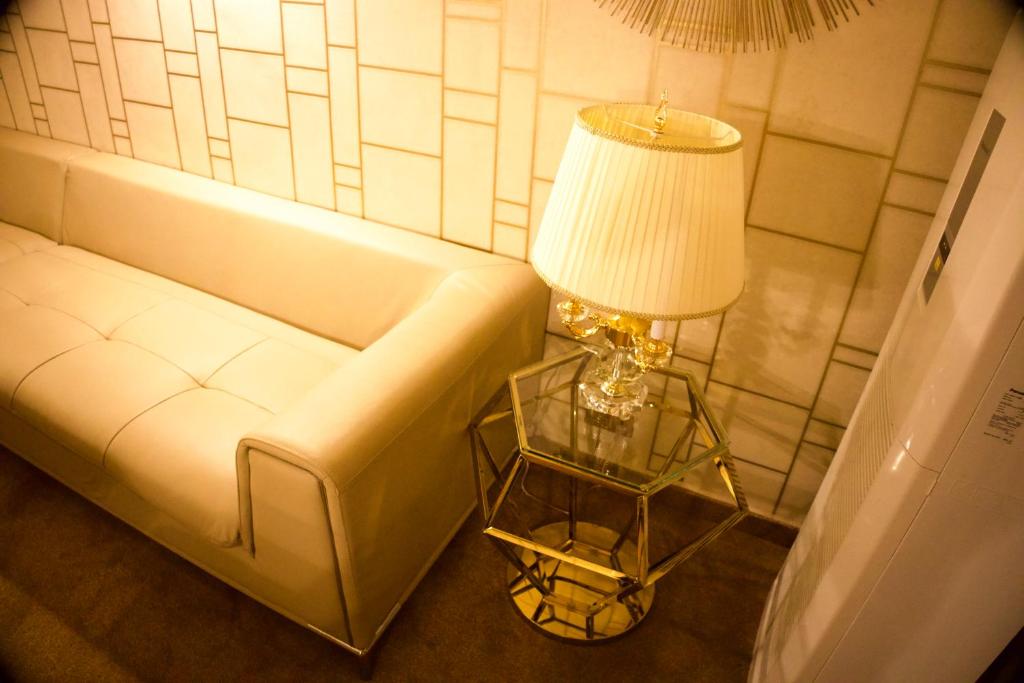 Posezení v ubytování NO.1 HOTEL