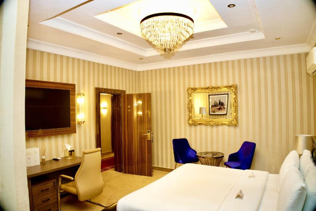 TV a/nebo společenská místnost v ubytování NO.1 HOTEL