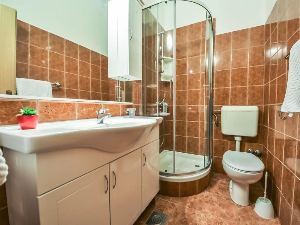 Kúpeľňa v ubytovaní Apartment Bonex-9 by Interhome