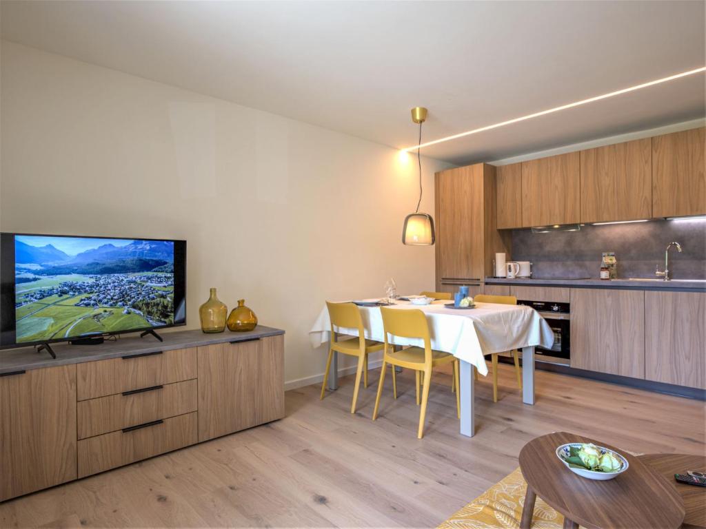Kuchyň nebo kuchyňský kout v ubytování Apartment Chesa Stè 8 by Interhome