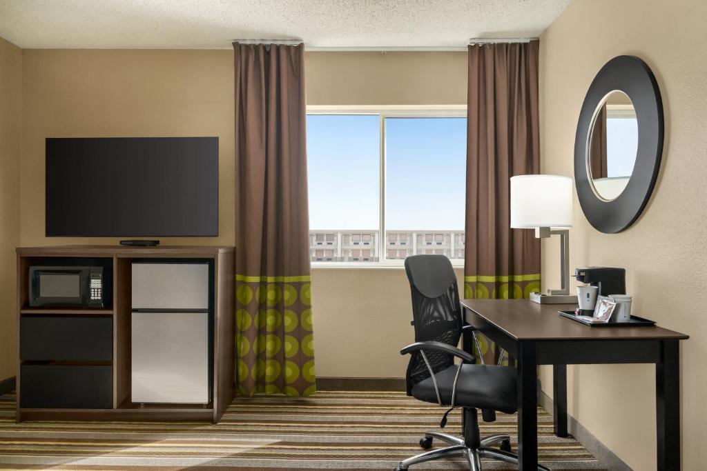 Super 8 by Wyndham Liberal KS - King Suite- Não Fumante