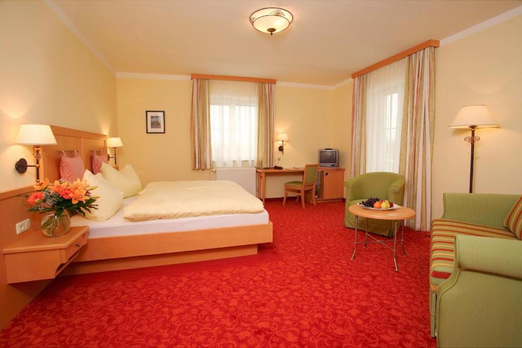 Postel nebo postele na pokoji v ubytování Hotel Wachau