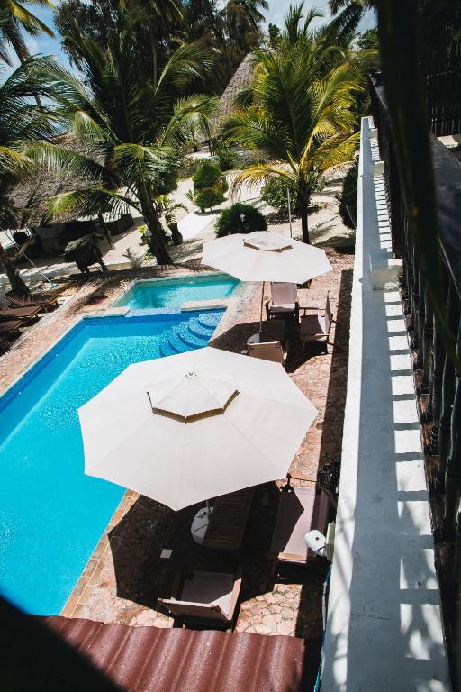Bazén v ubytování Moonshine Uroa Boutique Hotel nebo v jeho okolí