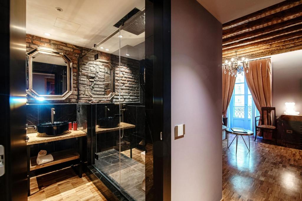 Vitrum - Como Luxury Suites - 18