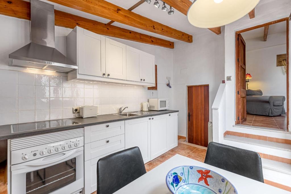 Kuchyň nebo kuchyňský kout v ubytování Finca Son Jorbo - Adults only
