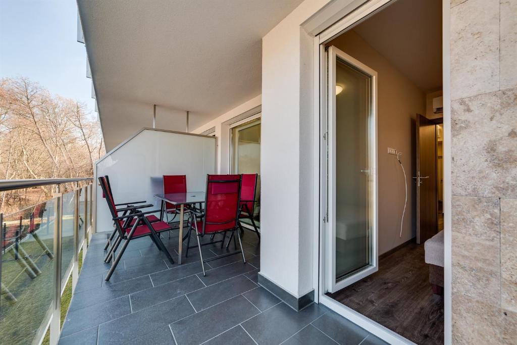 Balkón nebo terasa v ubytování Forest Földvár Apartmanok By BLTN