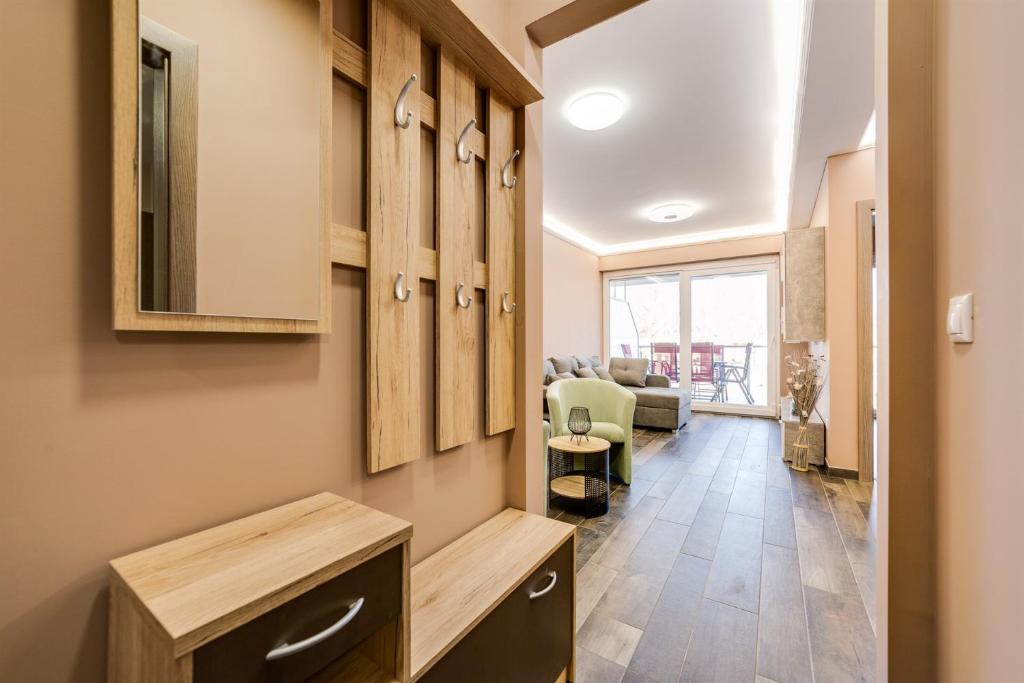 Fotografie z fotogalerie ubytování Forest Földvár Apartmanok By BLTN v destinaci Balatonföldvár