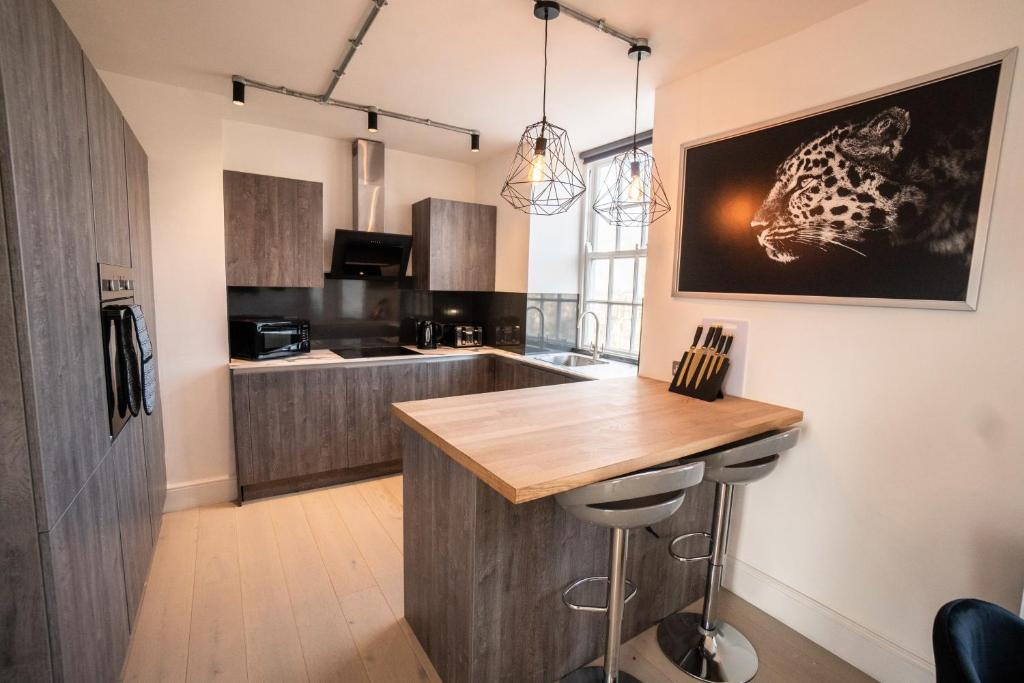 Trendy 1 Bedroom Apartment With Large Terrace Area