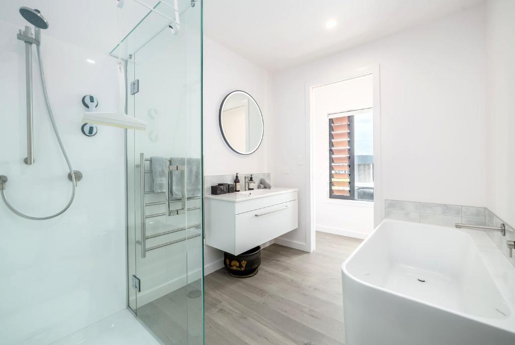 Relax on the Deck - Resim 3