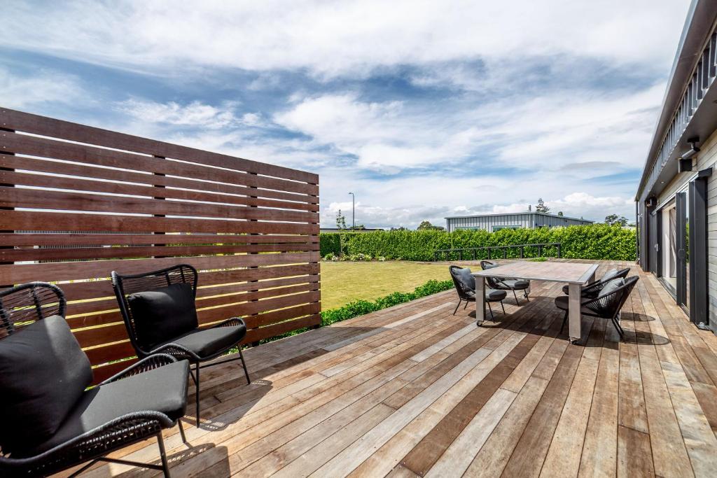 Relax on the Deck - Resim 14