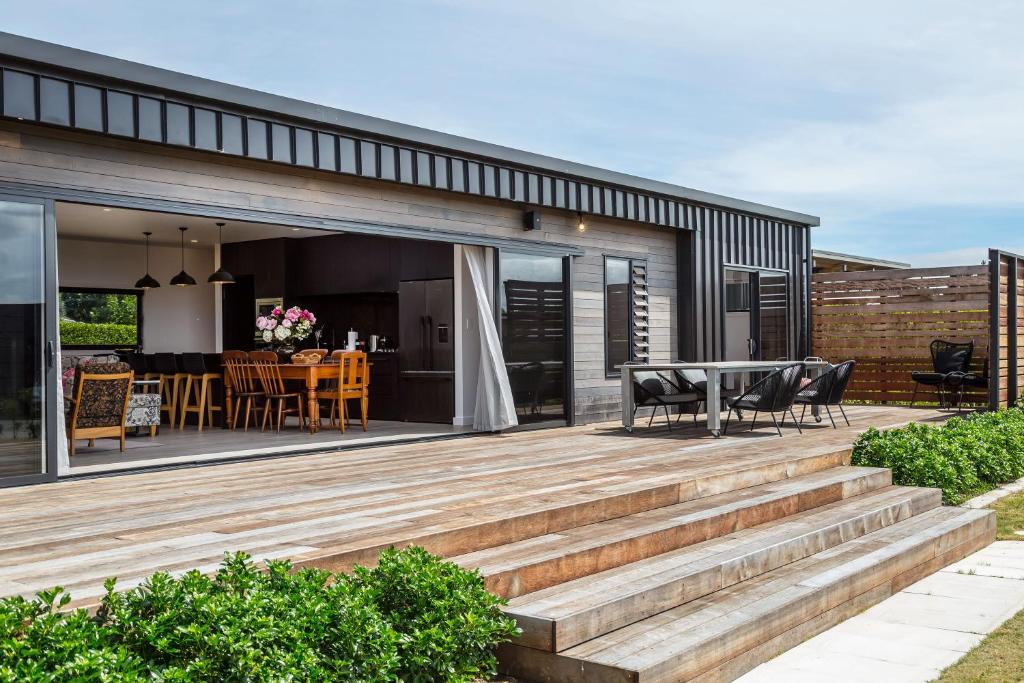 Relax on the Deck - Resim 12