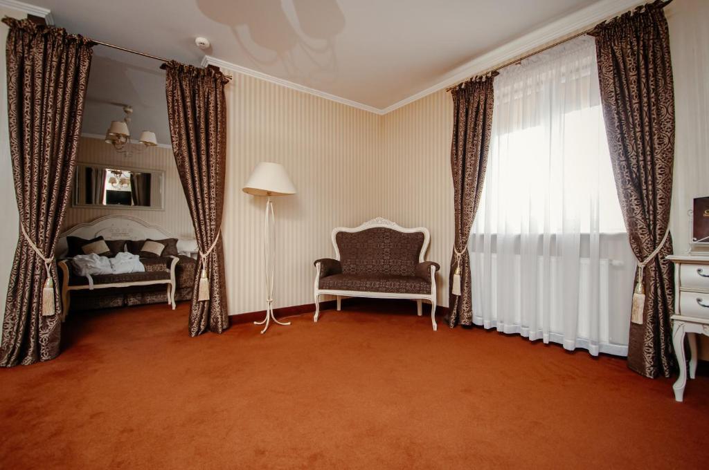 Posezení v ubytování Hotel Chopin Business&SPA