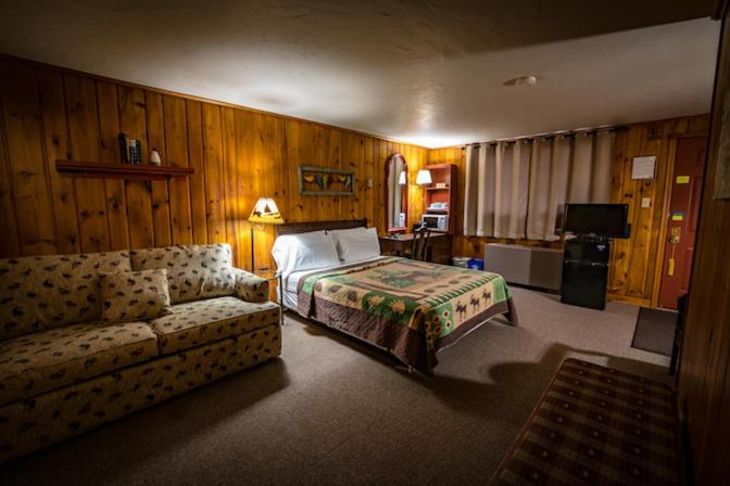 Riverside Motel - Chambre Queen Avec Canapé-lit - Non-fumeur