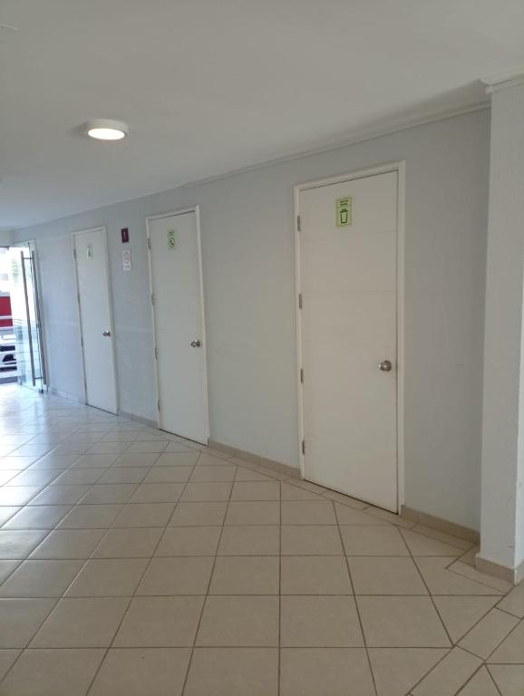 Hermoso departamento con piscina, muy cerca del centro, playas, malls, hipermercado, hospital y clínicas - 2ベッドルームのアパート