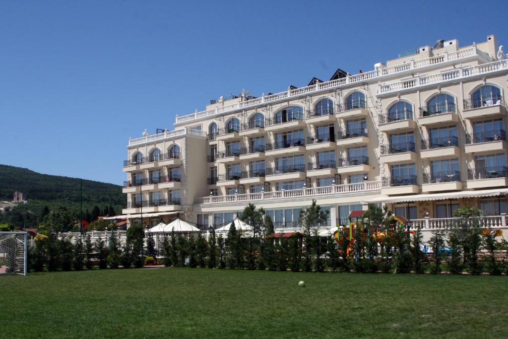The building in which a szállodákat is located