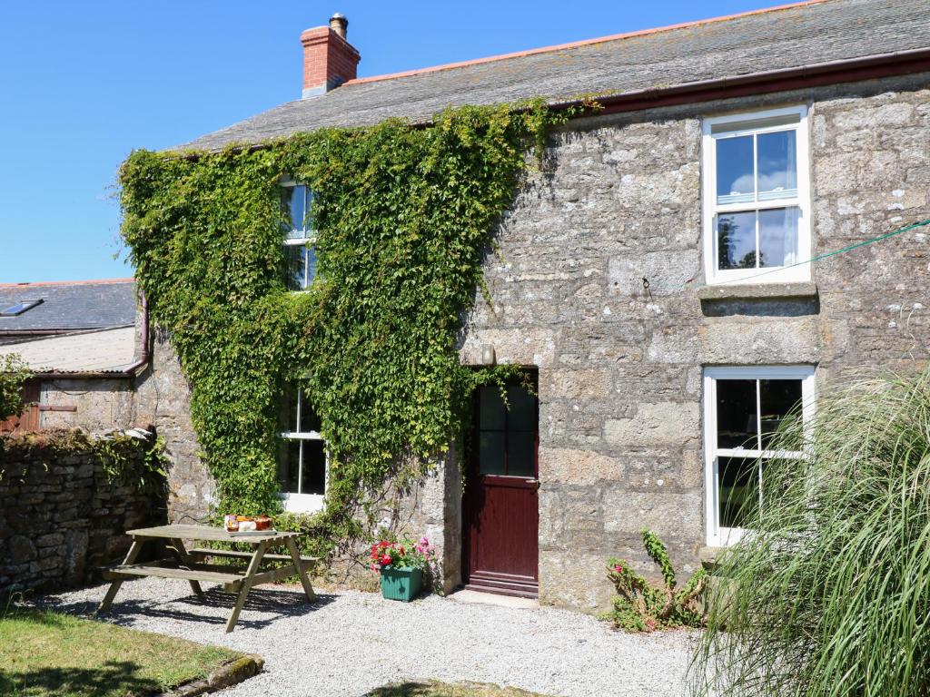 The Farmhouse, Penzance (updated prices 2024)