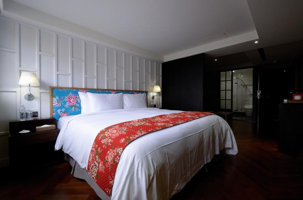 Gallery image of Reddot Hotel in Taichung