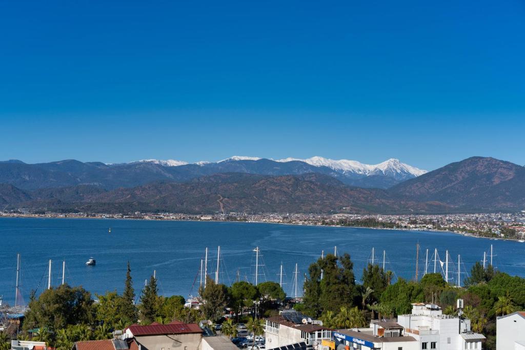 Reddoors Suites Sea View - 11