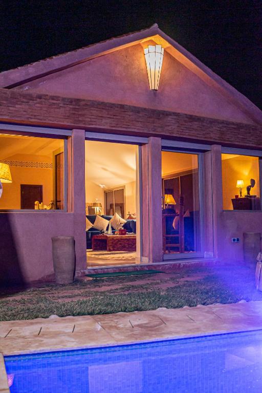 Bazén v ubytování SUMAHAN SUITES & SPA nebo v jeho okolí