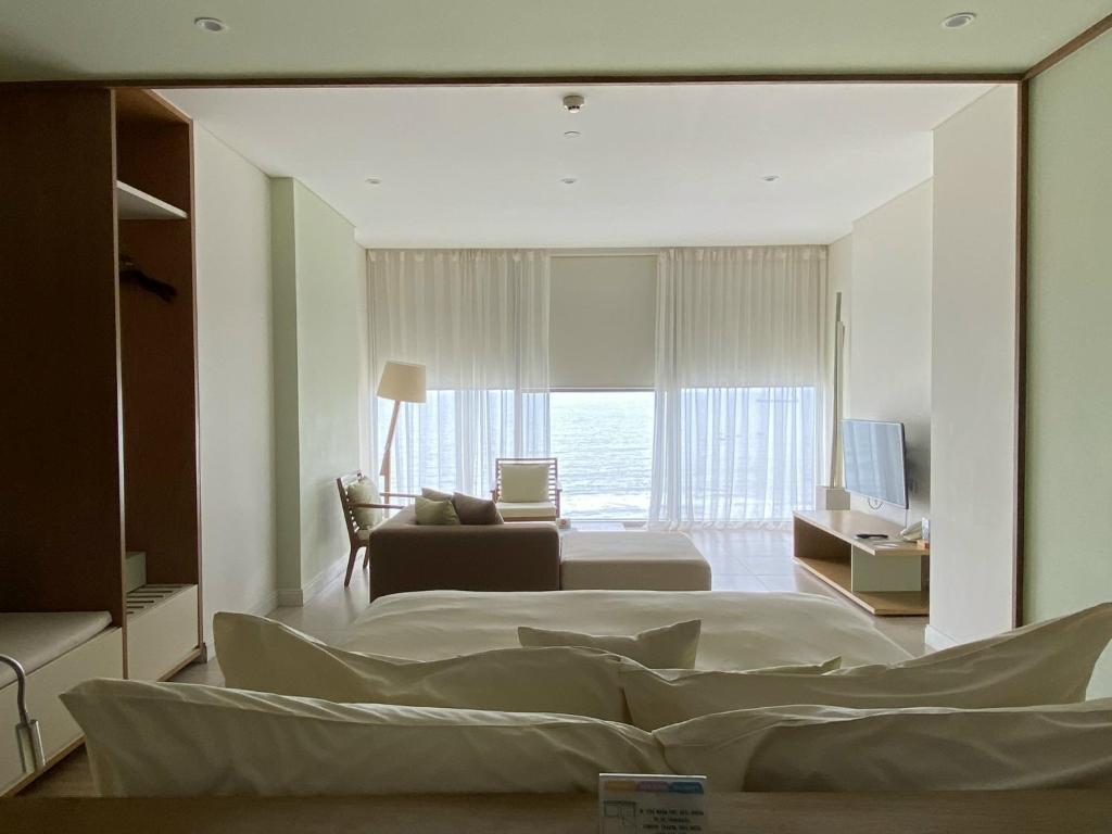 Fusion Suites Beach Front