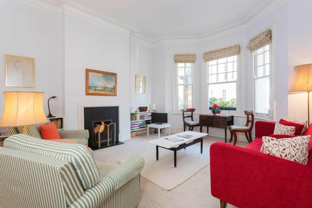 Apartment Cheyne Row Chelsea in London, Greater London, England