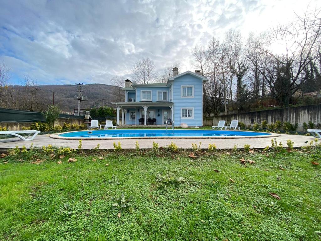Splendid Villa with Private Pool and Fireplaces Surrounded by Nature in Sapanca - Housity