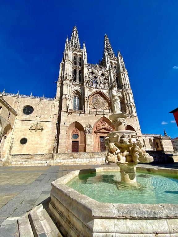 The swimming pool at or close to Apartamento Turistico Plaza Mayor