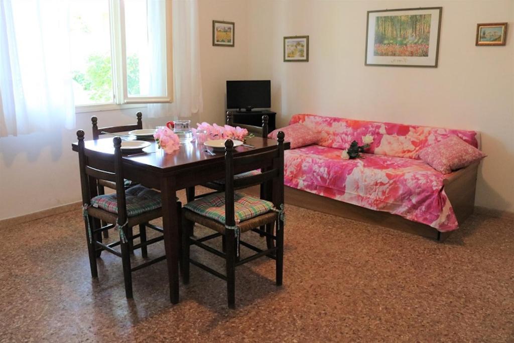 Big Apartment on the Ground Floor with Wi-Fi - Near the Beach