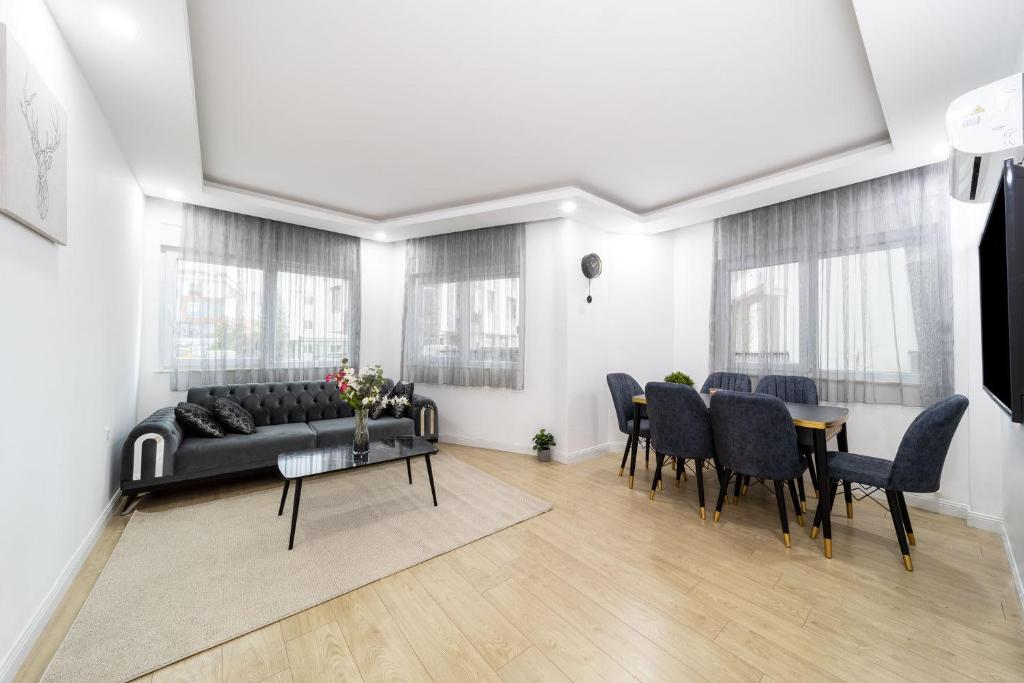 Central and Fresh Apartment near Popular Attractions in Muratpasa, Antalya