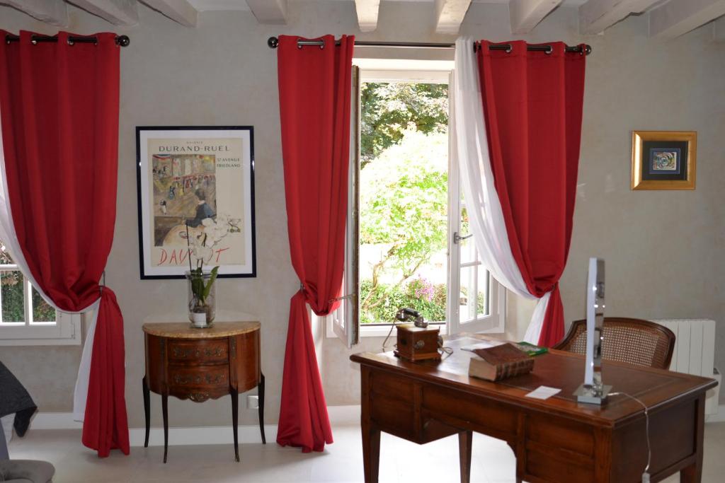 Petit loft de charme proche VERSAILLES SACLAY 30 mn PARIS jardin terrasse parking securisé - Suite De Luxe