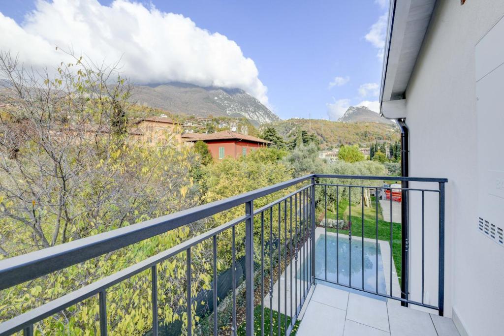 A general mountain view or a mountain view taken from Az apartmant