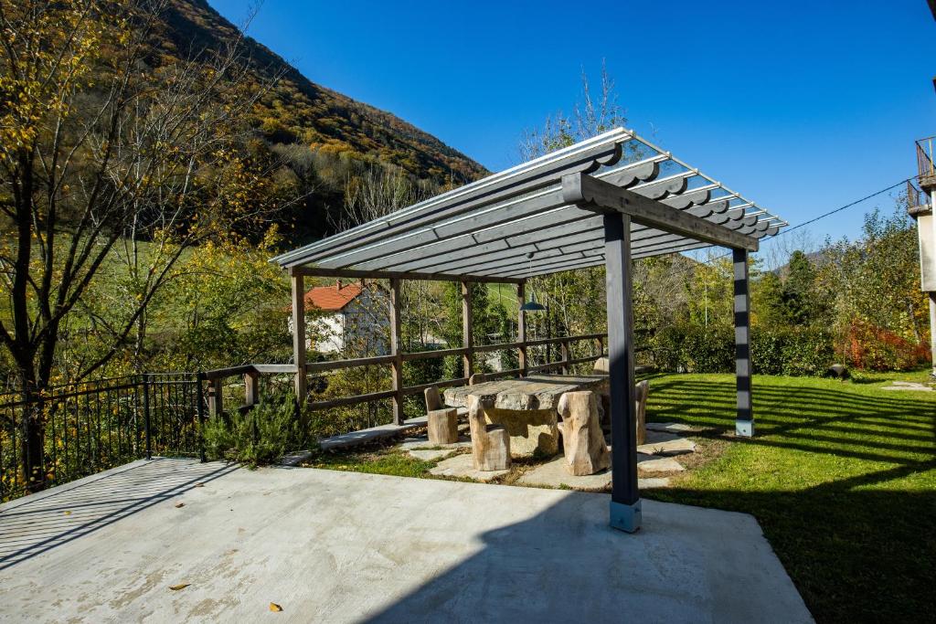 Nespecifikovaný výhled na hory nebo výhled na hory při pohledu z apartmánu