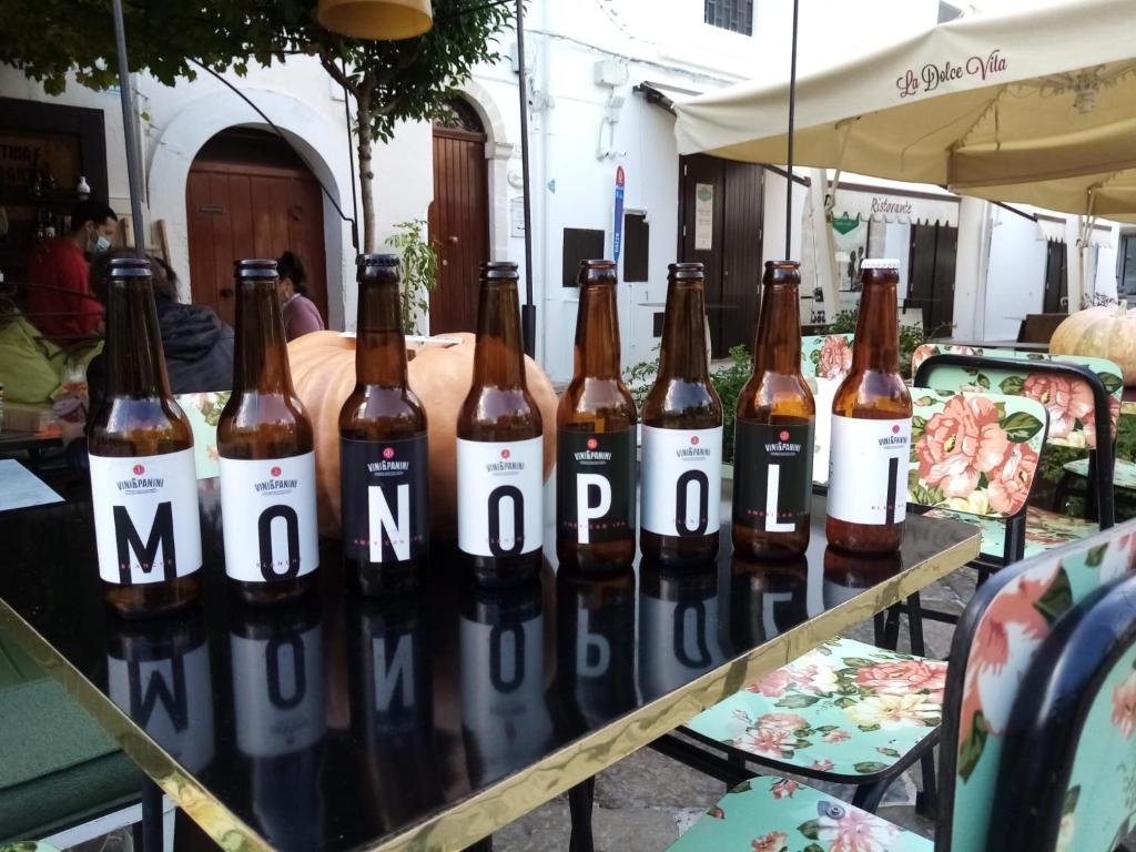 Napoje w obiekcie ROUTE 64 MONOPOLI - EAST - Historic Center
