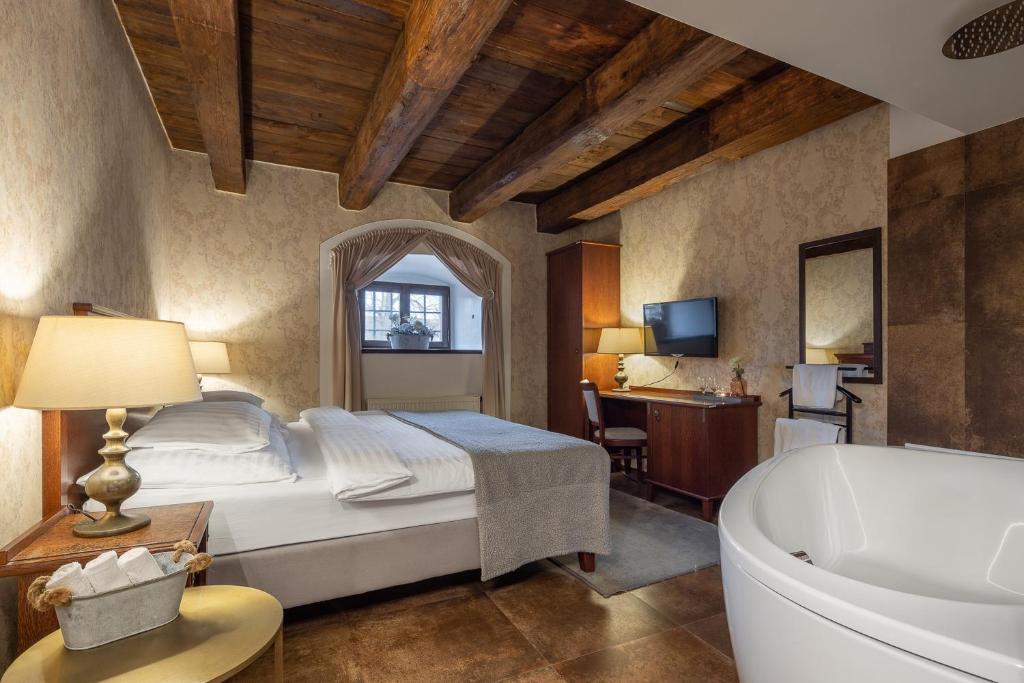 
Deluxe Double or Twin Room
