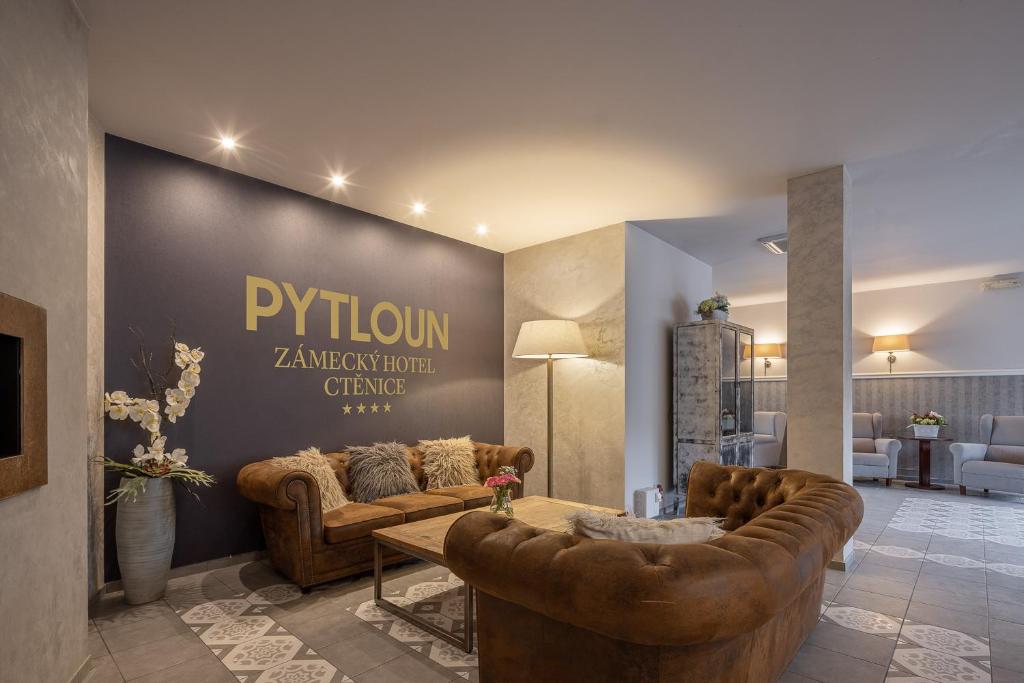 Posezení v ubytování Pytloun Chateau Hotel Ctěnice
