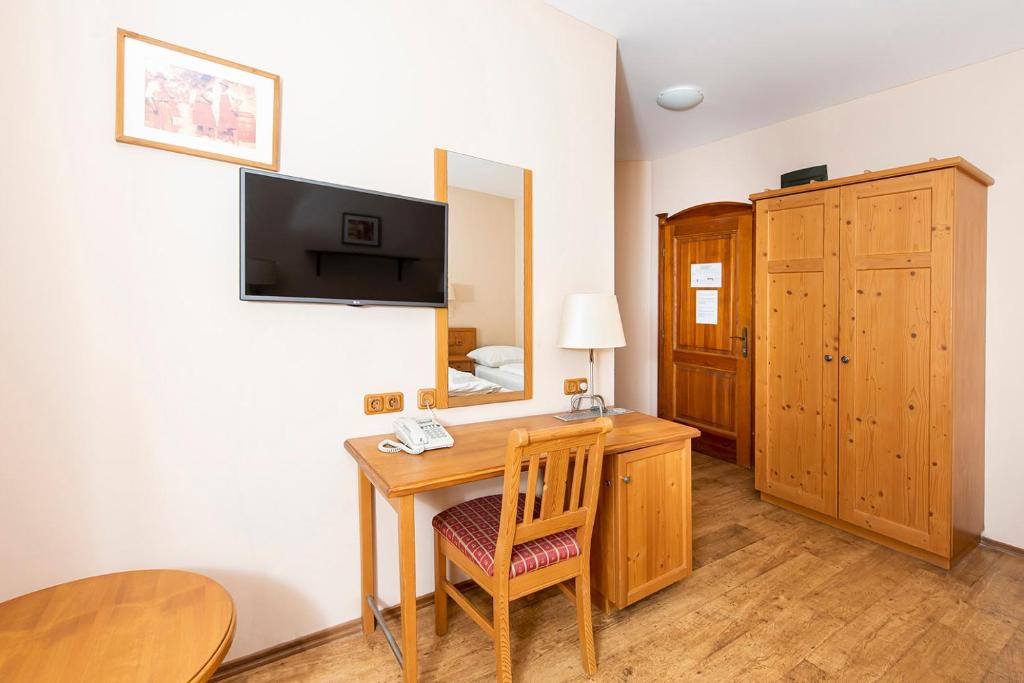 Gastland M1 Hotel & Conference Center - Single Room