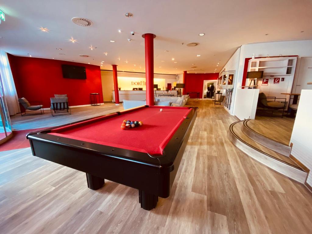 Biliár nebo kulečník v ubytování DORMERO Hotel Dresden City